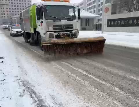 湟源公路总段浴“雪”奋战，全力保通保畅保安全