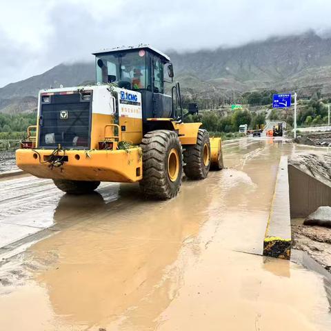 湟源公路段与时间赛跑处置突发水毁险情