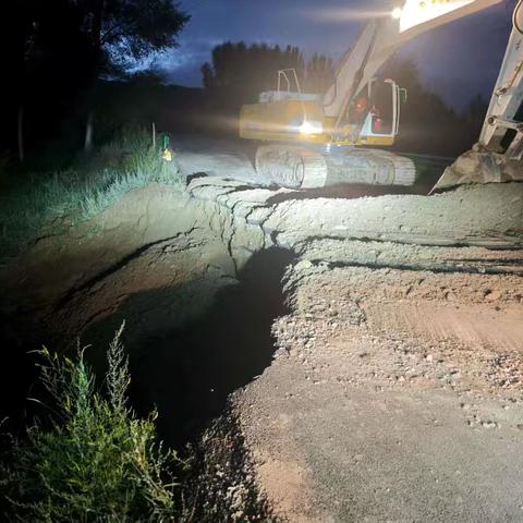水毁抢险党旗飘！湟源公路段昼夜奋战保畅通