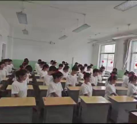 青春律动   课桌之舞 吕梁市职业中专 一年级课桌舞风采全记录