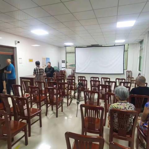 观看红色经典 赓续红色血脉——迎宾社区开展七一红色电影观影活动