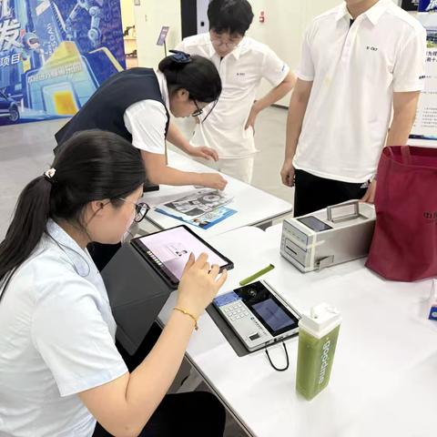 建行金坛华城支行走进蜂巢能源：精准服务助力校招新员工“薪”起点
