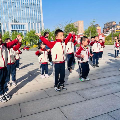 世纪贝贝幼儿园《童心探科学，畅想科技梦》