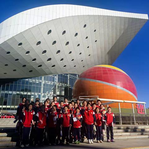 行走的思政课：呼市双馆研学，让科学与文化在心中发芽