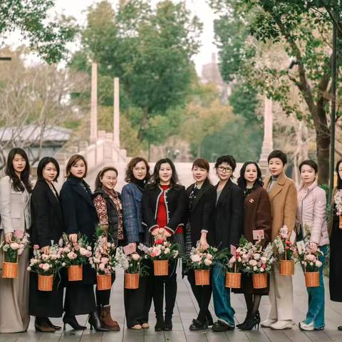 花香伴反诈 巾帼绽芳华