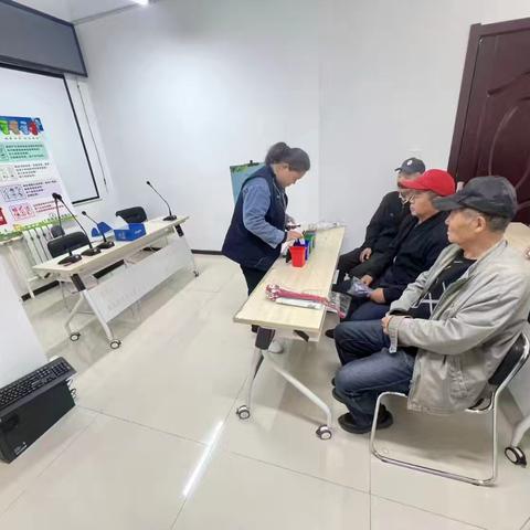 工农街道赫郡社区开展“垃圾要分类， 资源要利用”垃圾分类宣传活动