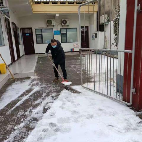 除雪行动我在行，安全护航暖民心