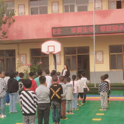 西峧小学爱国卫生月活动掠影