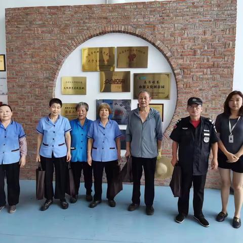 炎炎夏日送清凉 滴滴关怀暖人心