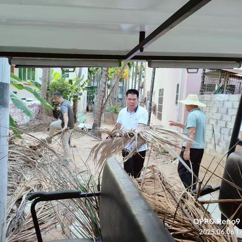 安罗村开展人居环境卫生整治活动