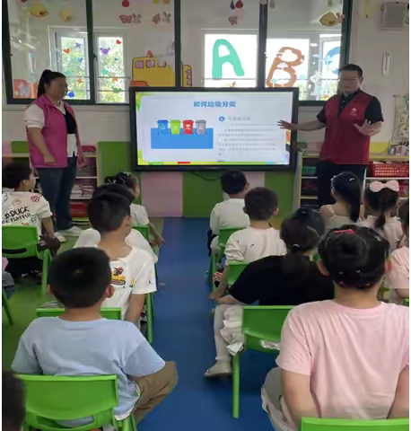 垃圾分类    人人有责 ——徐湾社区开展垃圾分类主题教育活动