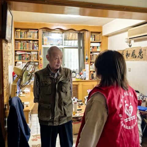 双节第二天，纱厂东街社区的守护与温暖仍在延续