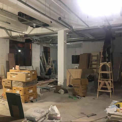 四川中路133号弦月窗施工进度20230406