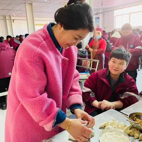 “热乎的饺子   温暖的家”——红旗实验学校 六四班活动掠影