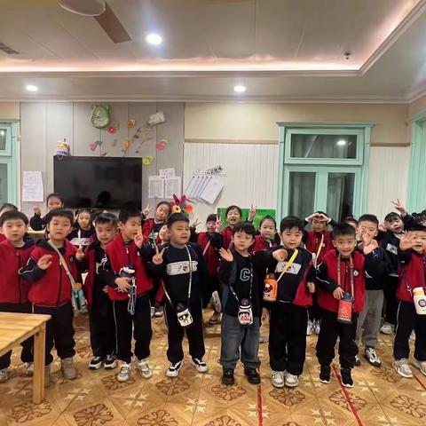 走进科技馆，放飞科学梦—逸之风幼儿园参观科技馆