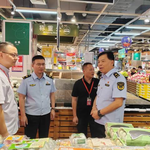 市局党组成员、市市场稽查局局长洪隽率队到盐田区督导检查防台风农产品保供稳价工作