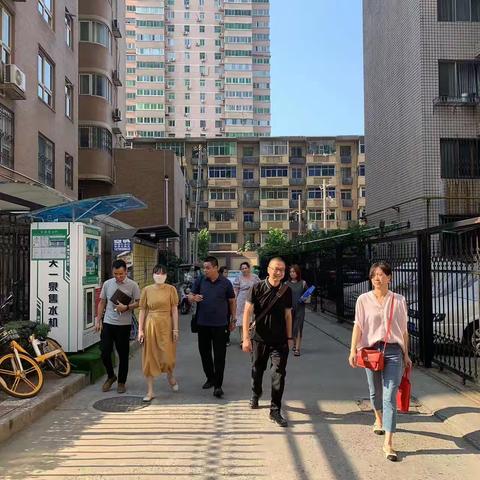 国家统计局西安调查队副处长张磊一行到张家村街道检查指导城乡一体化住户调查工作