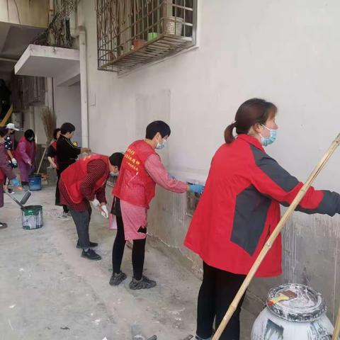 御史坊社区清理提升背街小巷及无主管庭院环境卫生