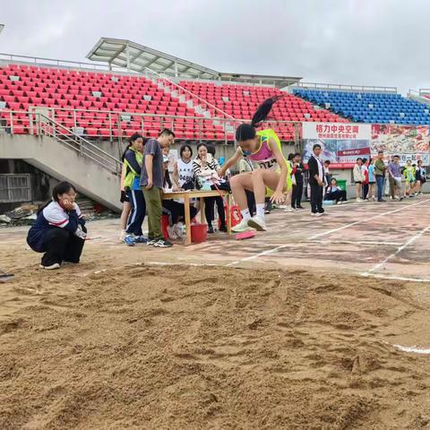 梅林中心学校八年级 十一月工作回顾