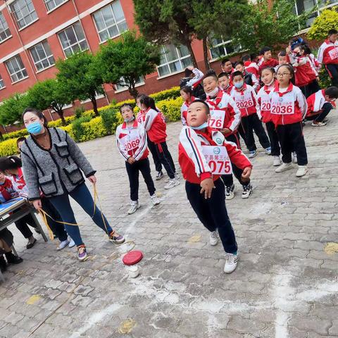 运动展风采      一起向未来——永宁县第三小学 二5班