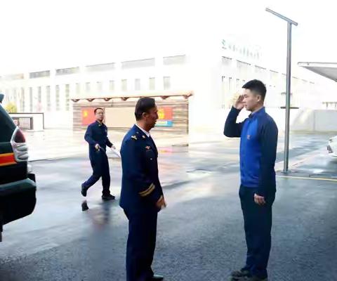 支队指挥中心深入鄠邑大队沣京路站开展低温雨雪冰冻灾害应急救援和森林灭火救援准备督导检查