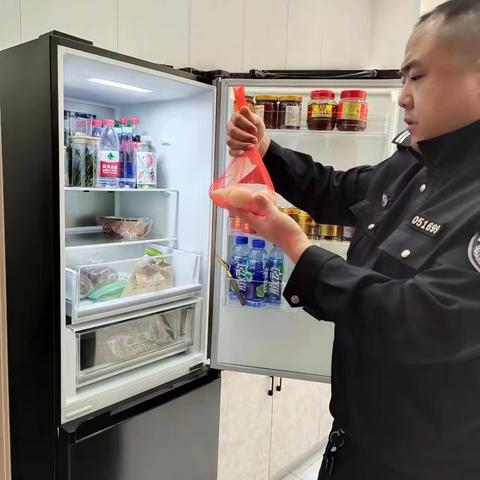 【“三下”聚民心】未央宫派出所社区民警深入辖区检查食品安全。