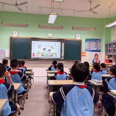 感恩有你 伴我成长——九江小学八里湖校区三（2）班主题队会课