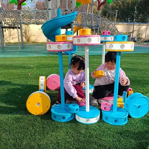 万能变换 尽享奇趣——琉璃寺镇中心幼儿园中二班万能工匠探秘记