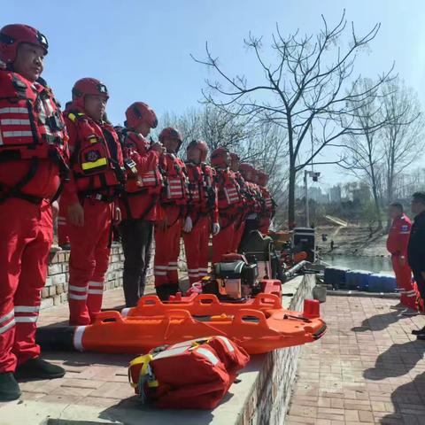 卫东区应急局组织开展水域救援应急演练