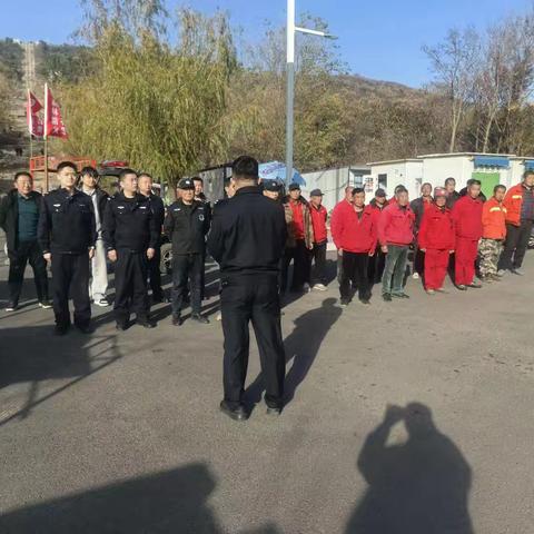 卫东区安防办组织开展森林防火集中宣传活动