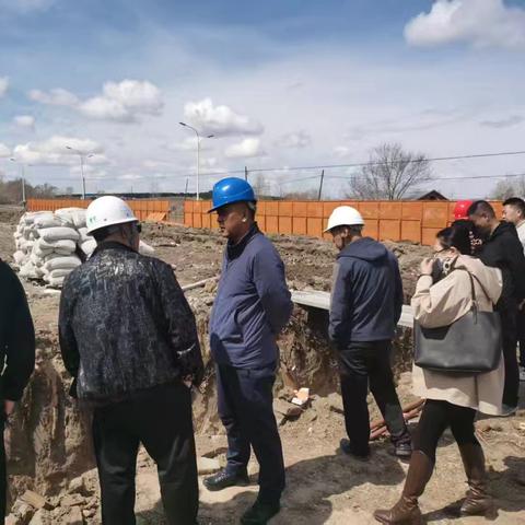 推行举牌验收制度，强化工程质量监管