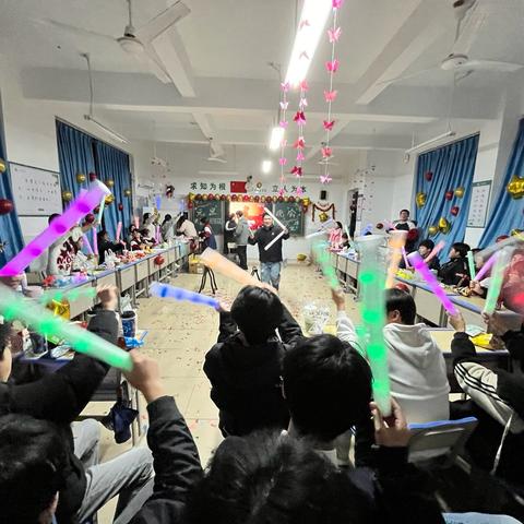 骏马踏春启元旦 ‍辞旧迎新庆佳辰 ‍咸宁青林学校高二年级元旦活动