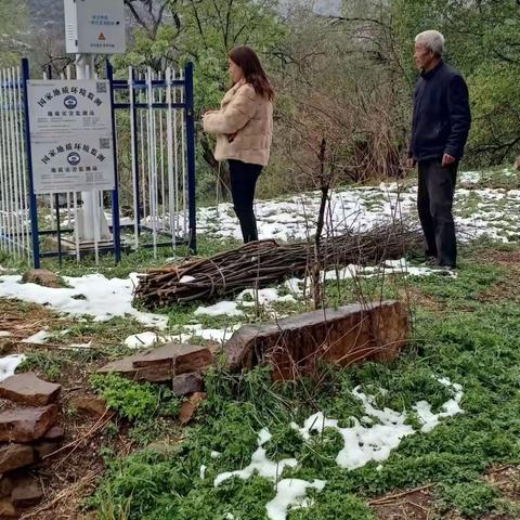 对待强降雨雪灾害，网格员恪尽职守