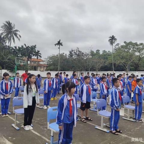 百尺竿头思更进,策马扬鞭自奋蹄——楚才外国语实验学校期中表彰大会