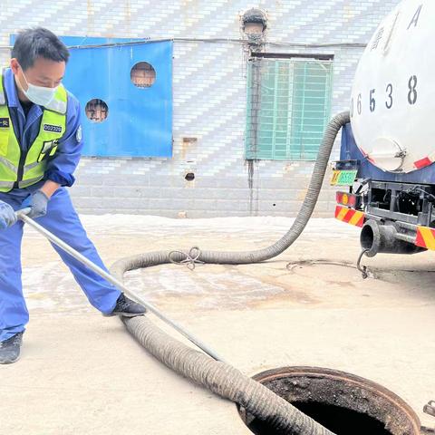 靠前服务优环境   主动作为显担当——市城肥一处机械化清除队扎实开展节前清疏工作