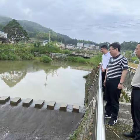 护河爱水我参与，清洁家园我践行——红星乡持续开展“护河爱水，清洁家园”行动