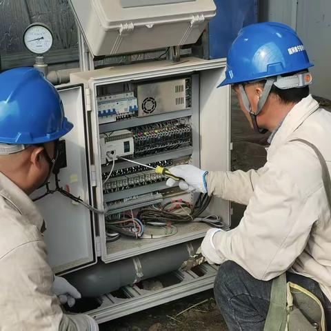 国网睢宁县供电公司退休老员工带队开展消防泵房专项用电巡检