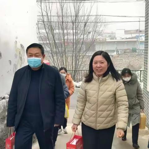 巾帼热情暖人心，暖心行动送关怀——区市场监管局开展“暖冬行动”巾帼志愿服务活动