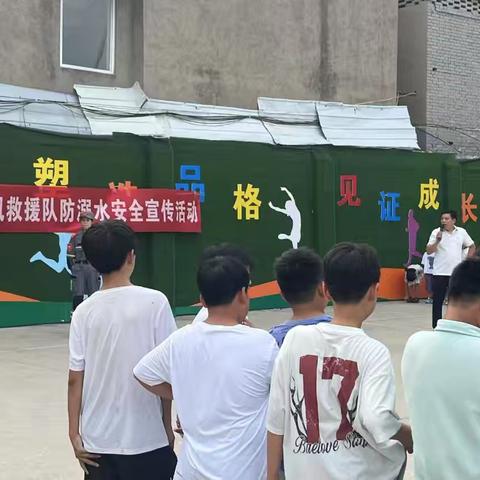 吴庄社区联合汉风救援队开展未成年人防溺水安全宣传活动