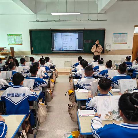 课堂常规展风采，规范行为促成长——一年级学生课堂常规展示活动纪实