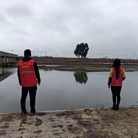 巡河护河 网格员在行动