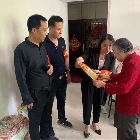 【莲湖★枣园】社企联动 走访慰问“四有”优秀军官家属和困难群众家庭