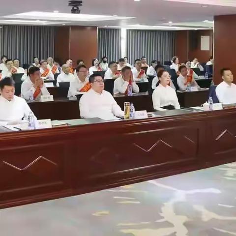锡盟分行召开2024年双先表彰暨2025年旺季营销表彰大会