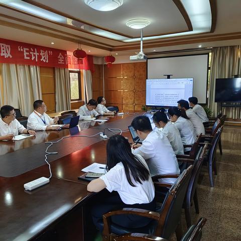 科创服务支部召开10月份党员大会