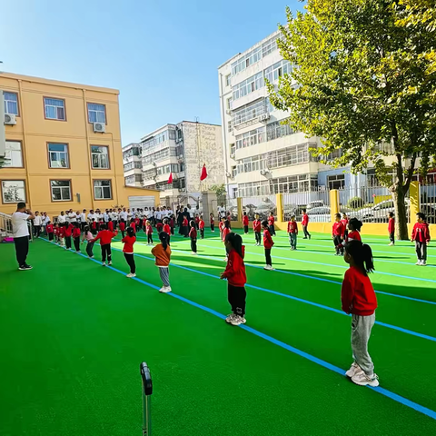 《炫父👨派对🎉，”爸“气十足》 ‍运城幼专附属幼儿园大三班 ‍我的爸爸有力量亲子运动会🏊