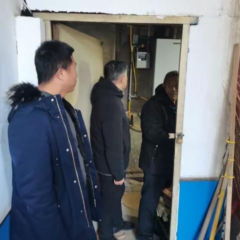 鸡泽县交通运输局公路管理站力保“两会”期间干线公路安、稳、畅