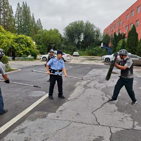 颍上县江口镇中心学校开展防暴演练警校联动筑牢校园安全防线