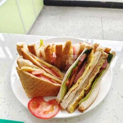 南沱中心幼儿园小班美食～美味三明治🥪