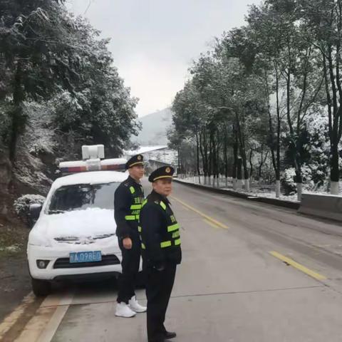 【交通执法】迎击雨雪天气 确保道路安全畅通