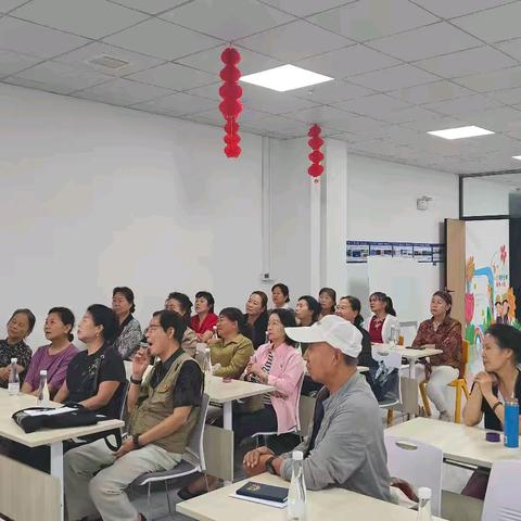 拾光乐旅，智享生活 ———金地臻锦社区助力银发族玩转智能手机